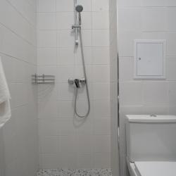 Кровать в 10-местном общем женском номере