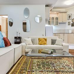 Фото Отель FlatStay Кирилловская 22| 3шка с просторной гостиной на 8 человек в центре