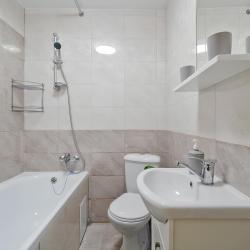 Фото Отель LovelyHome 39 на улице Александра Суворова 25