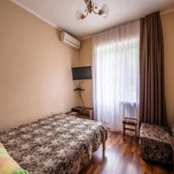 Комната стандарт с 1 двуспальной кроватью и балконом