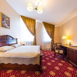 Номер стандарт с 1 двуспальной кроватью Рояль