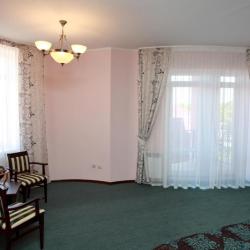 Номер полулюкс Эркер (с завтраком)