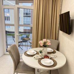 Фото Отель K_Apartments (К_Апартментс) на улице Гризодубовой 1 (2)