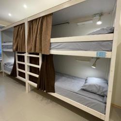 Кровать в 6-местном общем номере