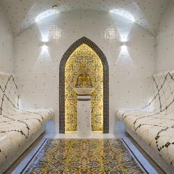 Фото Отель Grand Mildom (Гранд Милдом)