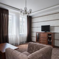 Номер люкс комфорт с 1 двуспальной кроватью