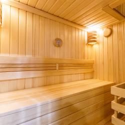 Коттедж улучшенный с 4 односпальными и 1 двуспальной кроватью