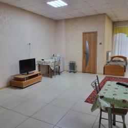 Номер студия с 6 односпальными кроватями