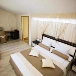 Номер люкс улучшенный с 1 двуспальной кроватью