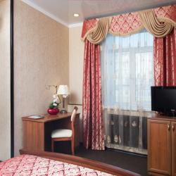 Номер стандарт с 1 двуспальной кроватью