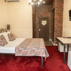 Номер стандарт улучшенный с 1 двуспальной кроватью (мансарда)