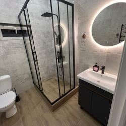 Фото Отель Коттедж с бoльшим бaсcейнoм и баней