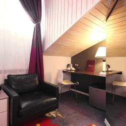 Номер стандарт с 1 двуспальной кроватью (мансарда)