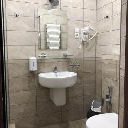 Номер стандарт с 1 двуспальной кроватью (мансарда)