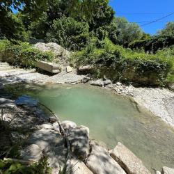 4-местный номер улучшенный комфорт с 2 двуспальными кроватями