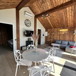 Фото Отель BarnHouse Village (БарнХаус Виллэдж)