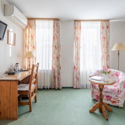 Номер стандарт с 1 двуспальной кроватью (корпус Village)
