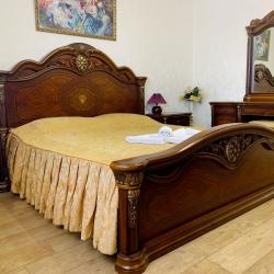 Номер люкс улучшенный с 1 двуспальной кроватью