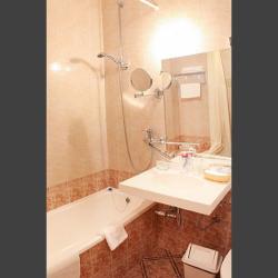 Номер стандарт с 1 двуспальной кроватью