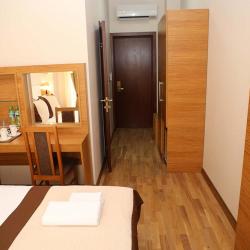 Номер стандарт с 1 двуспальной кроватью