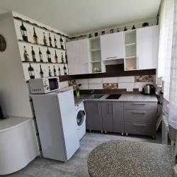 Фото Апартаменты на ул. Братьев Ждановых 13/1