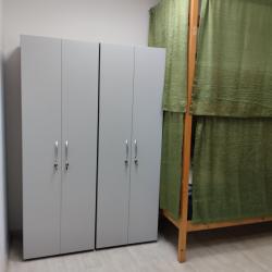 Кровать в 8-местном общем номере