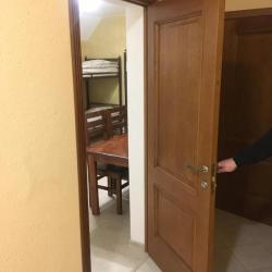 Кровать в 6-местном общем мужском номере