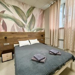 Номер семейный с 1 двуспальной и 1 двухъярусной кроватями