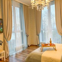 1-комнатные апартаменты улучшенные Sunny Svetlogorsk 26 с видом на море с одной спальней ВНИМАНИЕ! Проход к дому мимо строящего здания