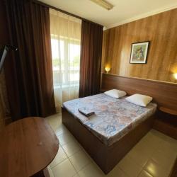 Номер эконом с 1 двуспальной кроватью