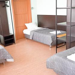 Кровать в 6-местном общем номере