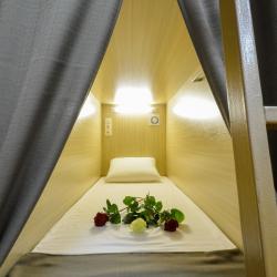 Кровать в 6-местном общем женском номере