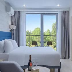 Номер стандарт плюс с 1 двуспальной кроватью