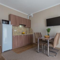 4-местные апартаменты улучшенные с балконом