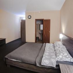 Номер стандарт с 1 двуспальной кроватью