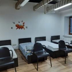 Кровать в 7-местном общем женском номере