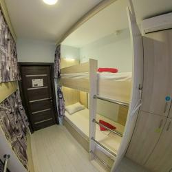 Кровать в 4-местном общем мужском номере