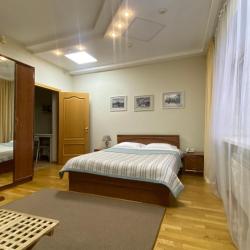 Номер стандарт с 1 двуспальной кроватью