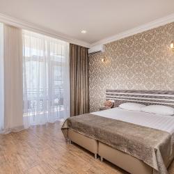 Фото Отель Miracle & N (Миракл & Н)