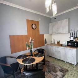 Фото Апартаменты на улице Октябрьская 221/3