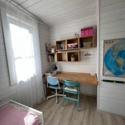Коттедж улучшенный с 2 односпальными и 1 двуспальной кроватью