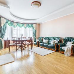 Фото Апартаменты на улице Островского