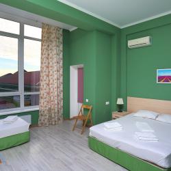 Номер стандарт улучшенный с 1 односпальной и 1 двуспальной кроватью