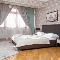 3-комнатный номер люкс с кухней и балконом(с завтраком)