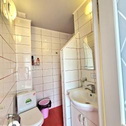 Комната стандарт с 2 односпальными кроватями и диваном