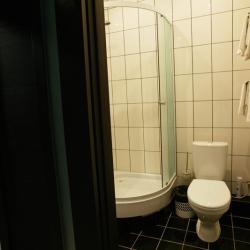 Номер стандарт с 1 двуспальной кроватью (без окна)