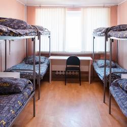 Кровать в 8-местном общем номере