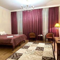 Номер стандарт с 1 двуспальной кроватью