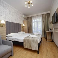 3-местный номер комфорт (вид на парк)