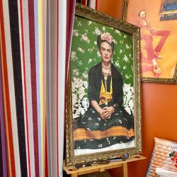 Кровать в 3-местном общем женском номере Фрида